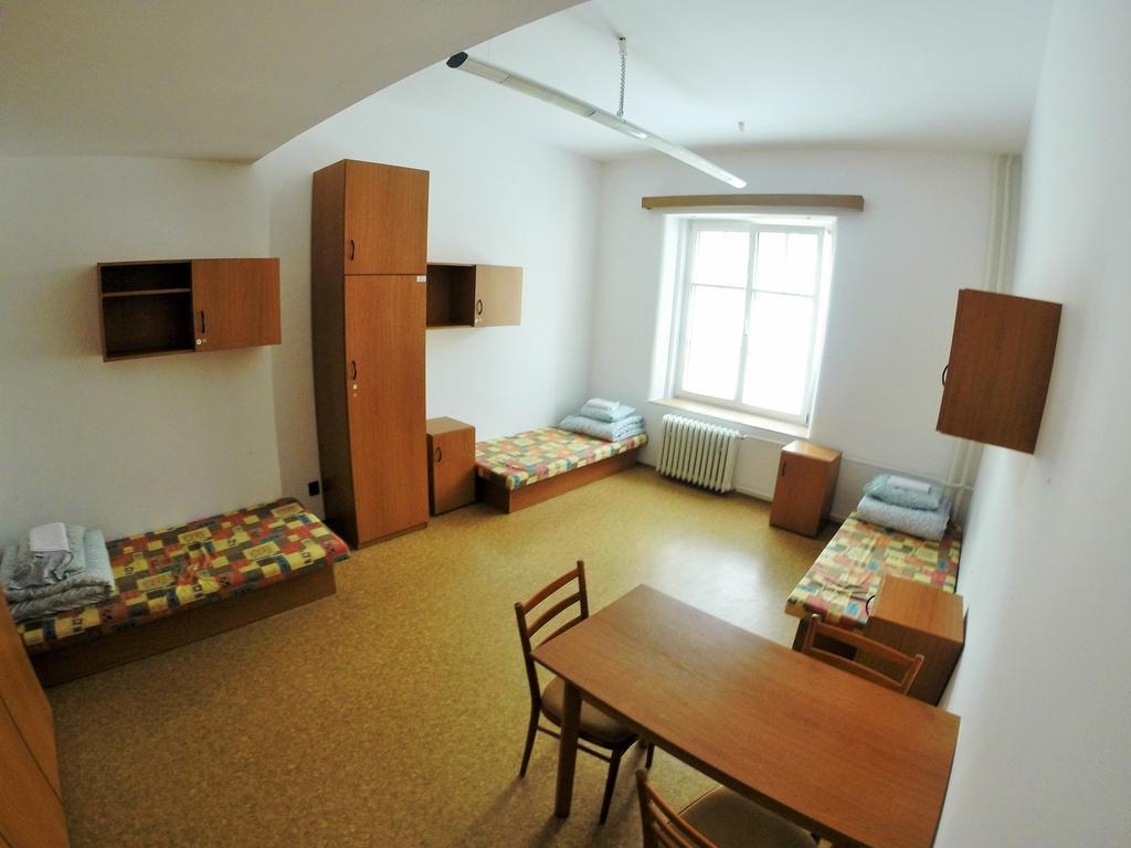 Dizzy Daisy Hostel Prag Rum bild